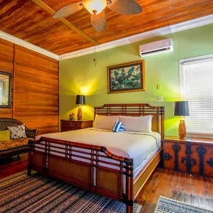 ambrosia-key-west.hotels-in-key-west.com/
